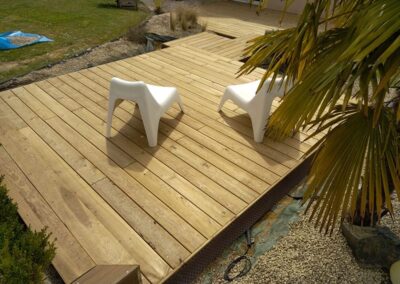 Terrasse en bois à plusieurs niveaux à Cussay (37)