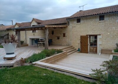 Terrasse en bois entre Loudun et Châtellerault