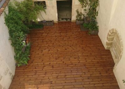 Terrasse Bois pour cour intérieure au centre-ville de Poitiers