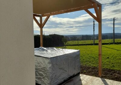 Pergola avec voile d’ombrage à Senillé près de Châtellerault