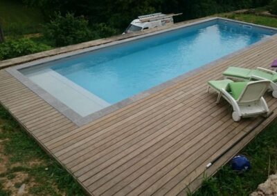 Plage de piscine en Kebony® grisé à Saint-Benoit près de Poitiers