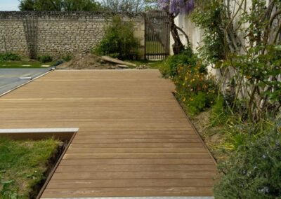 Terrasse en bois Kebony à la Tour Saint Gelin (37) entre Chinon et Châtellerault